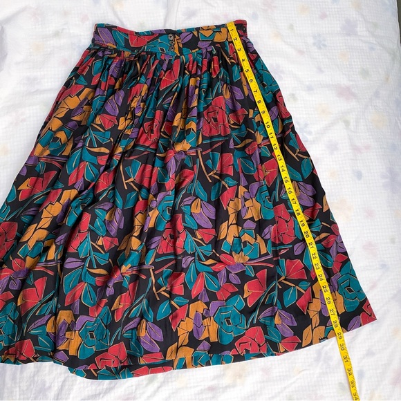 Vintage jewel-toned pleated skirt - Picture 12 of 12